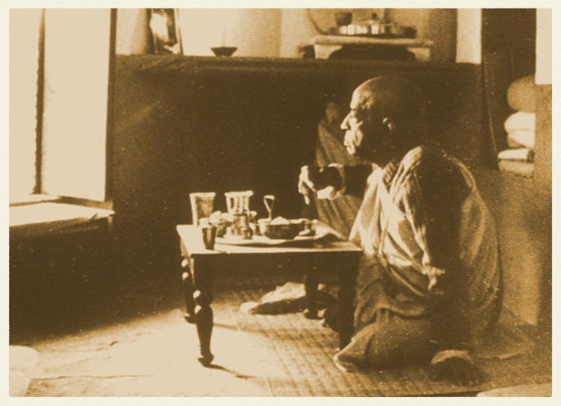 File:Prabhupada prasadam.png